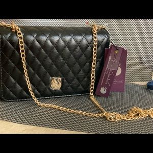 Gloria Vanderbilt black quilted cross body bag